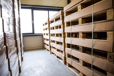 Dozen opzetten monteren assembleren Pallets met geassembleerde dozen